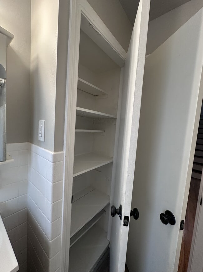 Building Photo - 1240 Avondale Rd