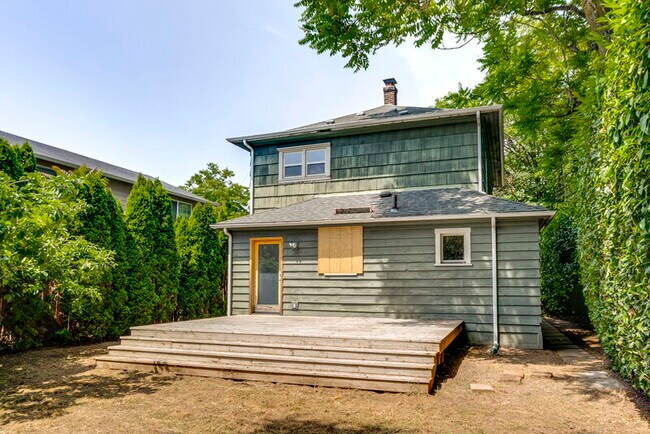 Building Photo - 8052 NE Couch St