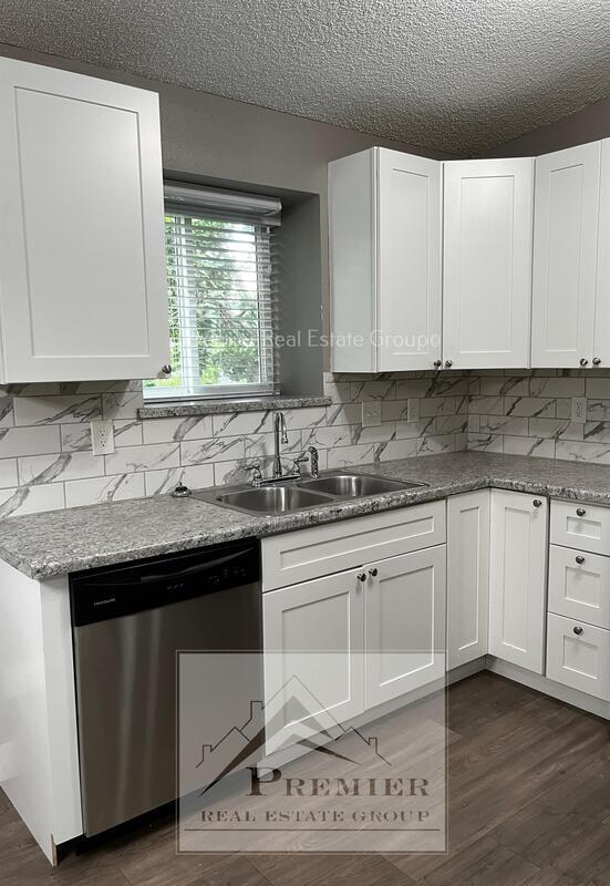 Building Photo - 3466 Foxridge Dr
