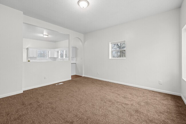 Building Photo - 5722 Terrace Ave