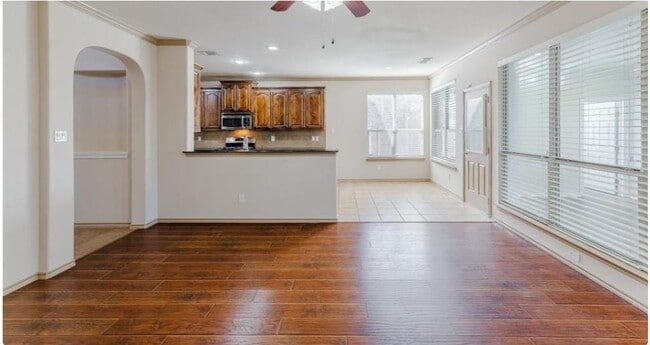 Building Photo - 1619 Brighton Downs