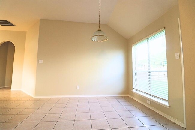 Building Photo - 11523 Glen Lake Dr
