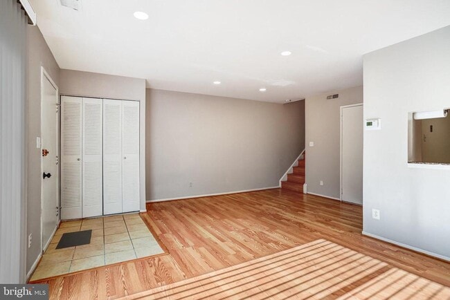 Building Photo - 9930 Brookridge Ct