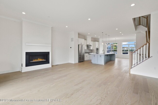 Building Photo - 3 Valiant Ct