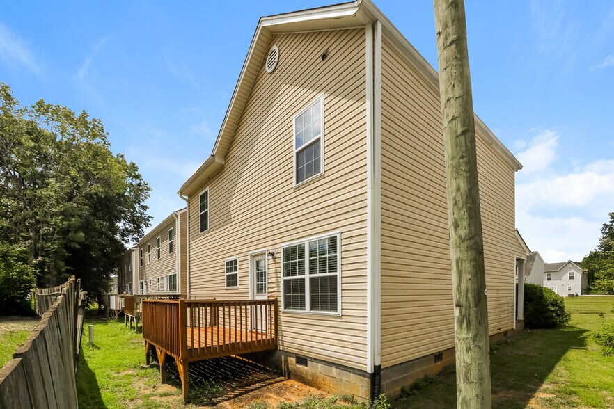 Building Photo - 36 Middleton Ct