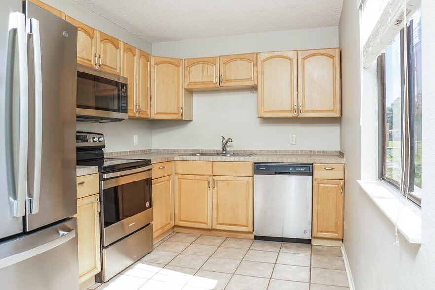 Building Photo - 7574 Mesa St