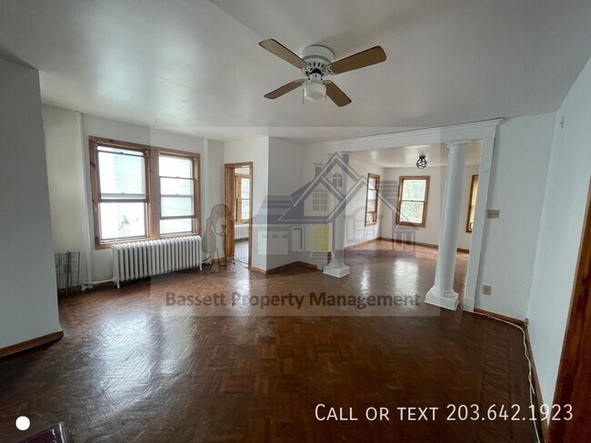 Building Photo - 617 Elm St