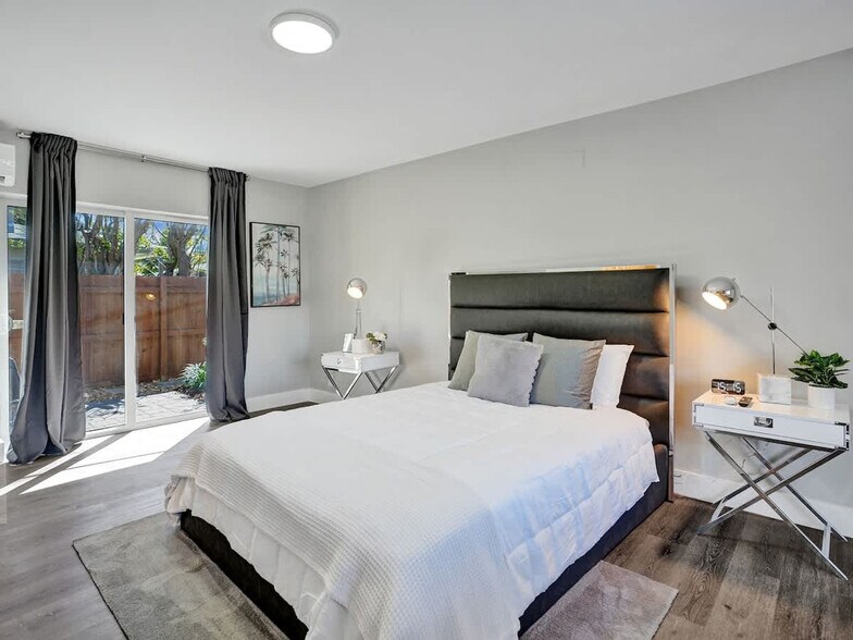 Building Photo - 3208 NE 9th St