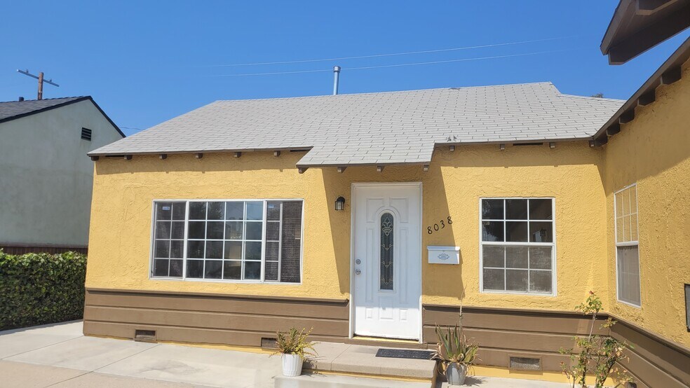 Building Photo - 8038 De Garmo Ave
