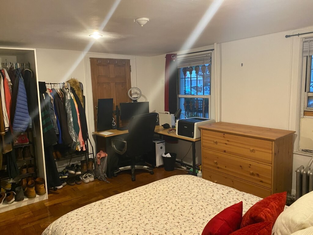 Bedroom - 587 Lorimer St