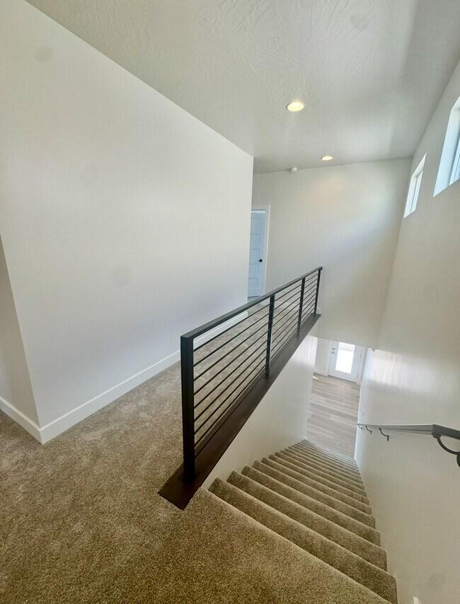 Building Photo - 4208 South Crimson Cliffs Wy