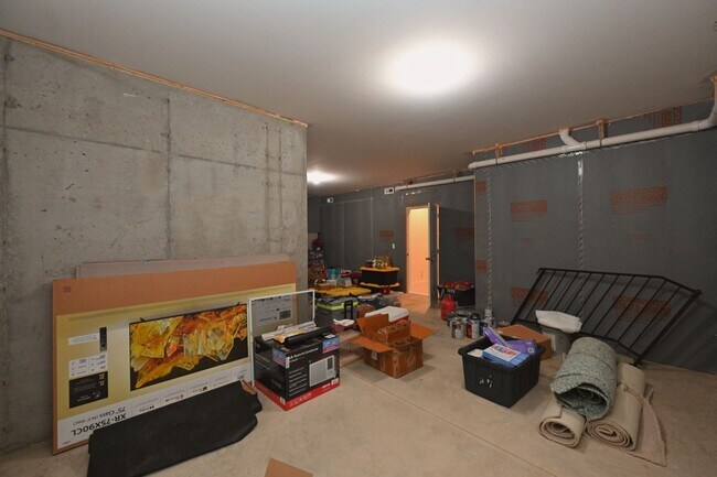 Building Photo - **EXECUTIVE HOME IN WILLIAMSON COUNTY WITH RARE WALK-OUT BASEMENT AND TONS OF STORAGE**