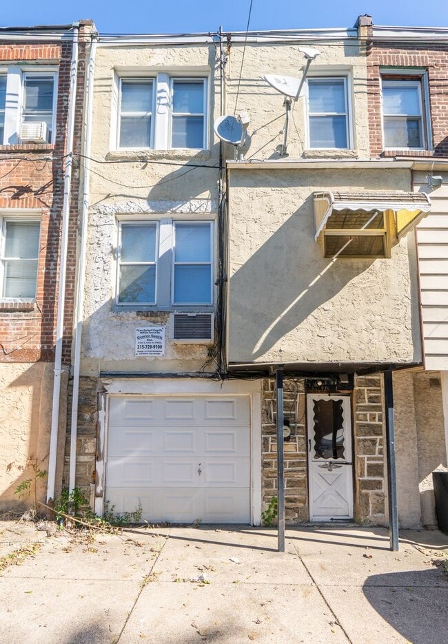 Building Photo - Elmwood Park area newly renovated 3 bedroom
