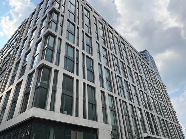 Building Photo - 144 1st St