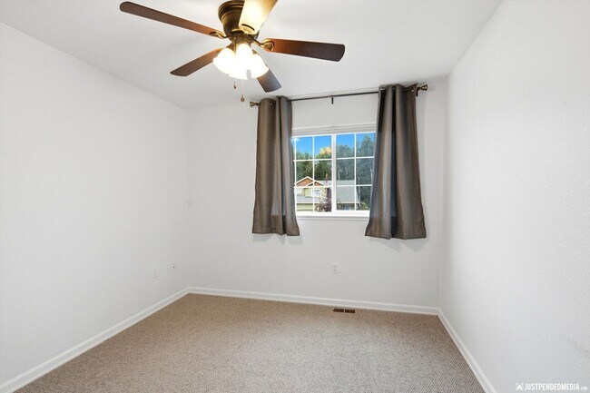 Building Photo - 13259 Rosser Dr
