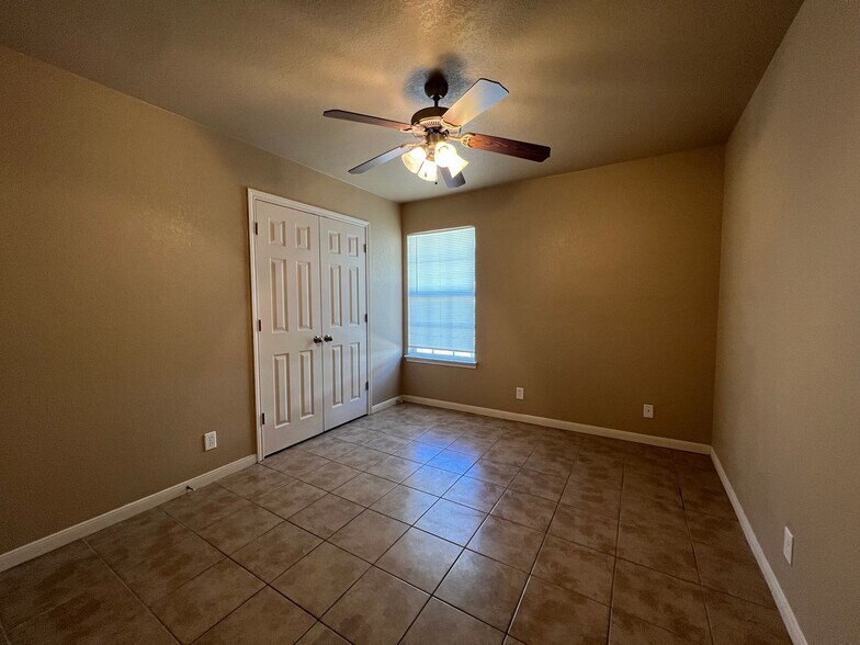 Building Photo - 1201 Powder River Dr