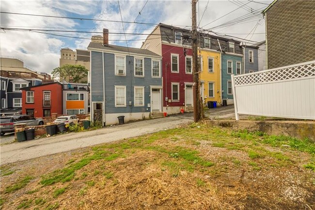Building Photo - 1207 Linden Pl