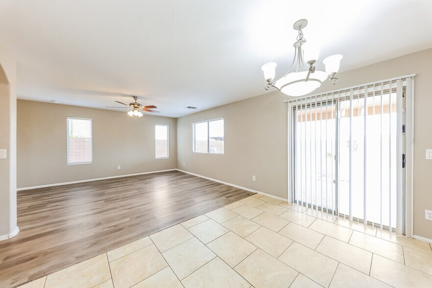 Building Photo - 2534 W Blue Sky Dr