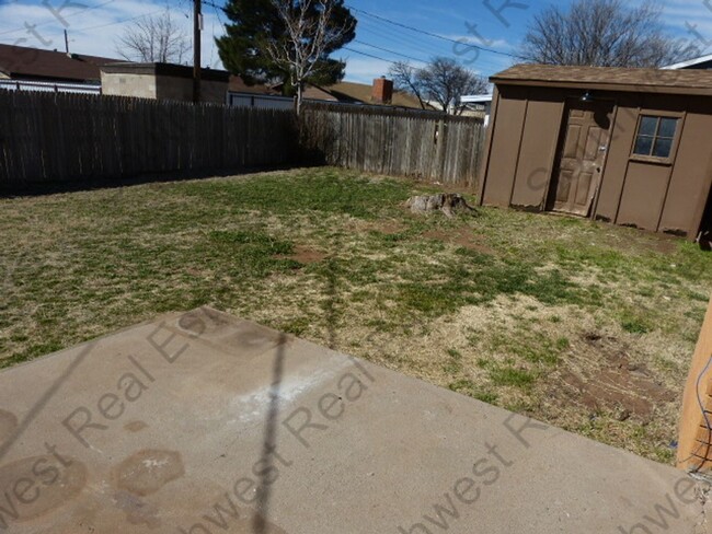 Building Photo - Nice Family Home!