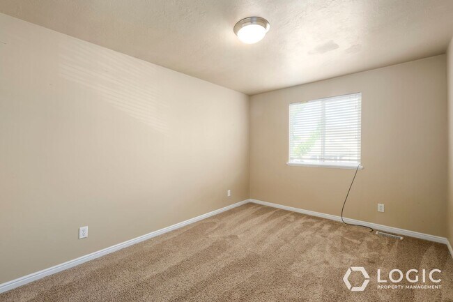 Building Photo - Beautiful Home in Eagle Mountain!