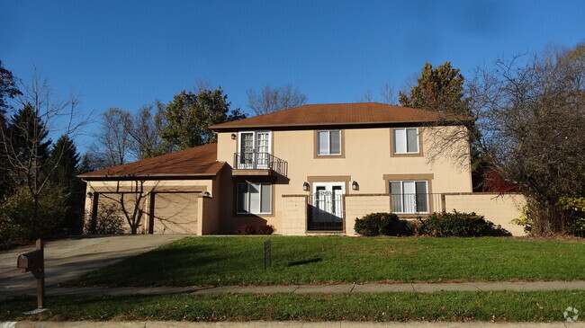 Building Photo - 108 Walcreek Dr W