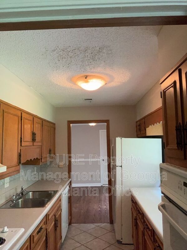 Building Photo - 1386 Stonehenge Ct