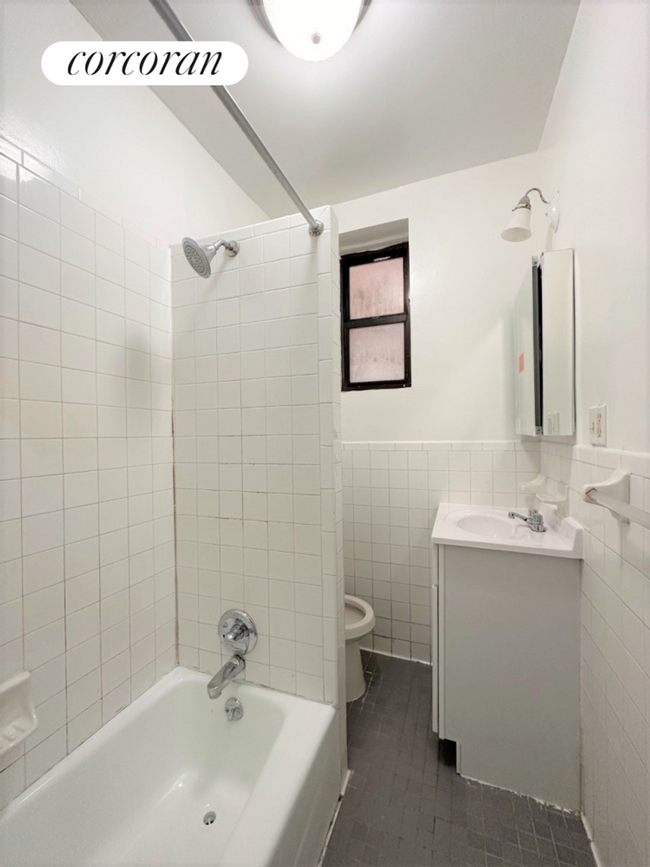 Building Photo - 526 W 123rd St