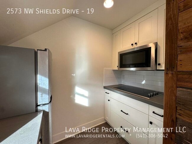 Building Photo - 2573 NW Shields Dr