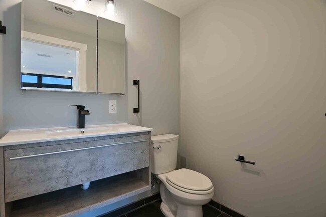 Building Photo - 2641 4th St NE