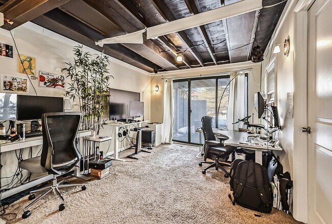 Building Photo - 2553 Meade Ct