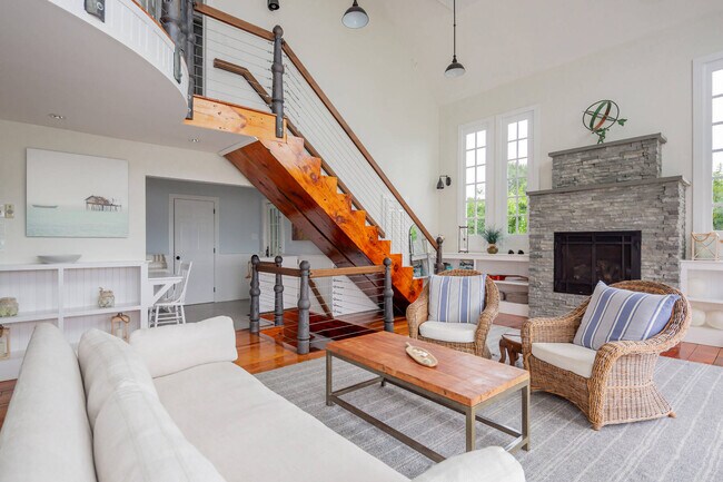 Building Photo - 131 S Edgemere St