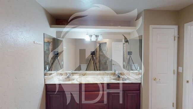 Building Photo - "Charming 3-Bed Home  in Woodward!"