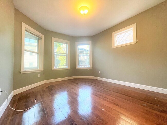 Building Photo - 20 Marie Ave