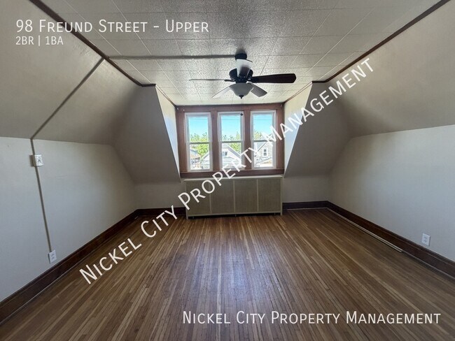 Building Photo - 98 Freund St