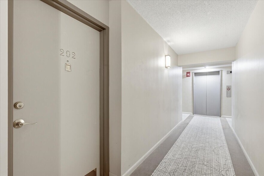 Building Photo - 2141 Wisconsin Ave NW