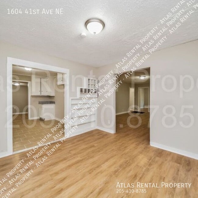 Building Photo - 1604 41st Ave NE