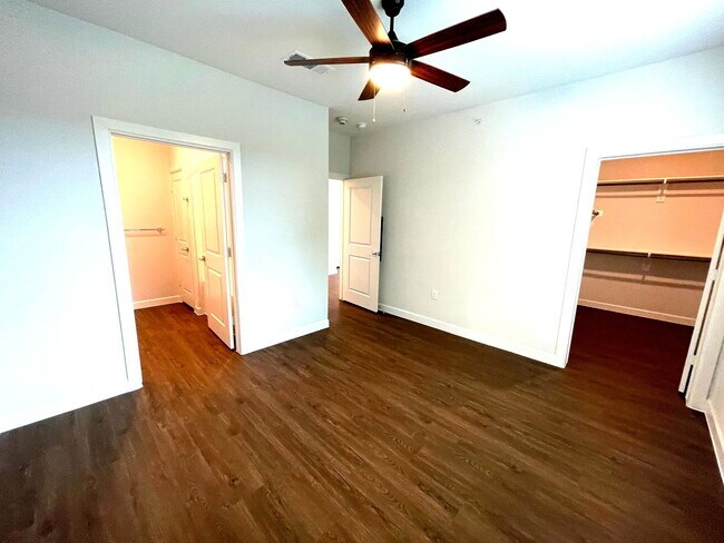 Building Photo - 2300 N Friendship Rd