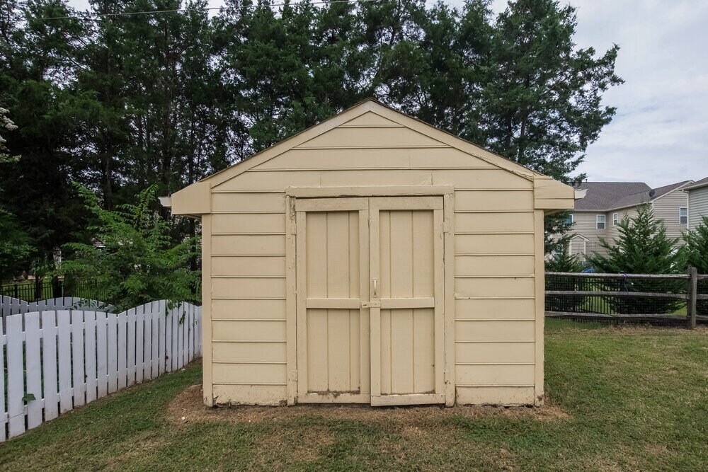 Building Photo - 8301 Tonawanda Dr