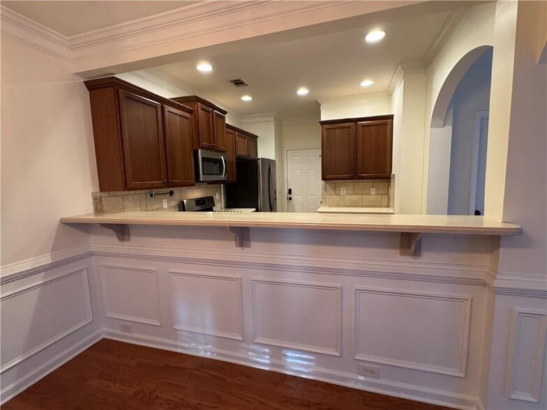 Building Photo - 5055 Hastings Terrace