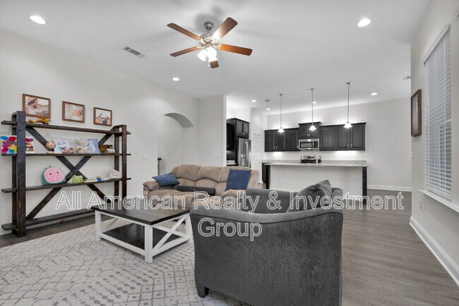 Building Photo - 8001 Silver Maple Dr