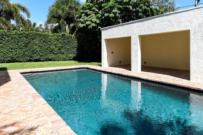 Building Photo - 277 Cordova Rd