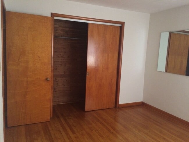 Building Photo - 1358 Pottery Rd