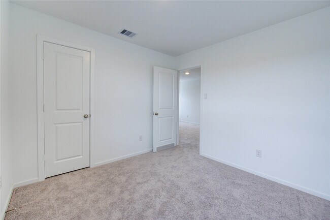 Building Photo - 9910 Oakheath Blf Dr