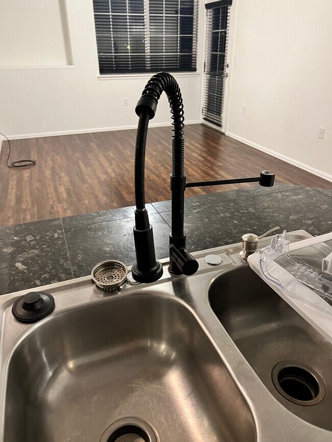 Building Photo - 2672 S Cathay Way