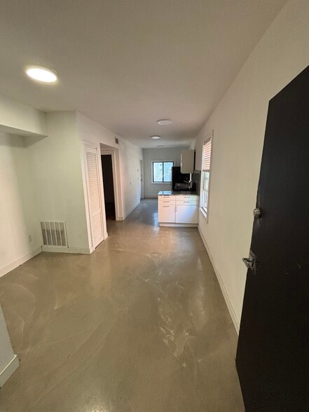 Building Photo - 774 State St