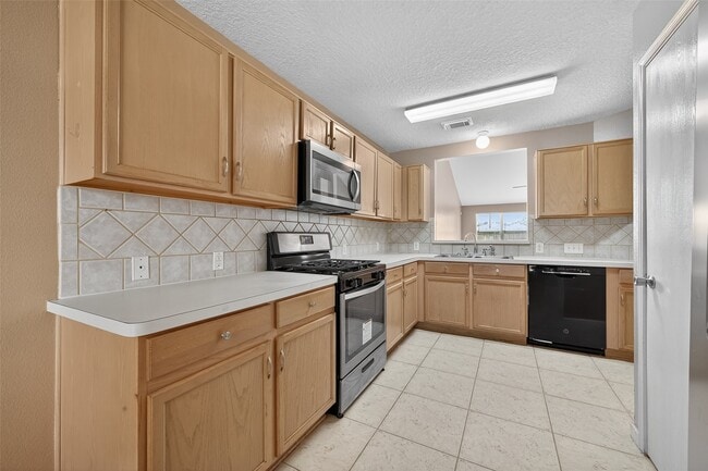 Building Photo - 15003 Sugar Sands Dr