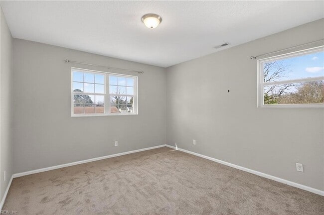 Building Photo - 3016 Aaron Dr