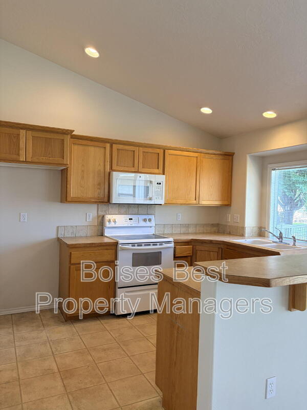 Building Photo - 1276 W Brown Trout Dr