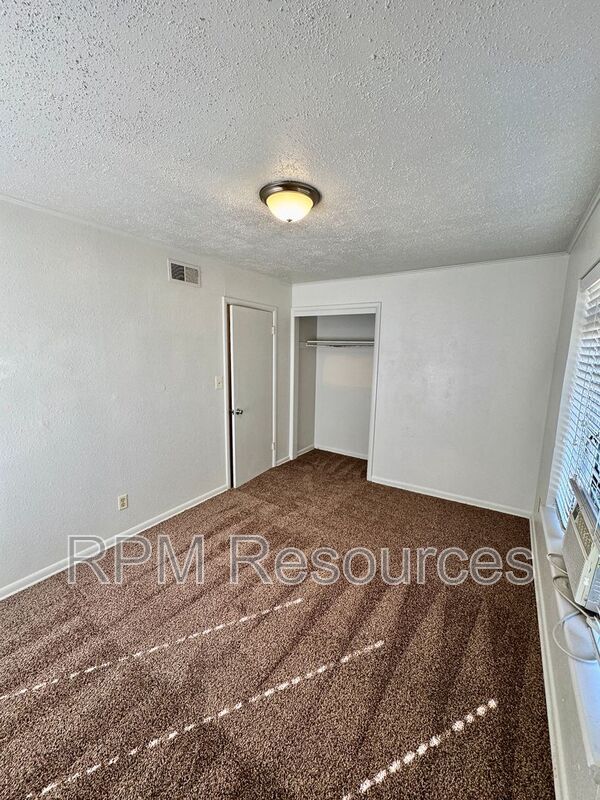 Building Photo - 4416 NW 44th St