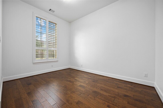 Building Photo - 4110 Clover Ridge Ln